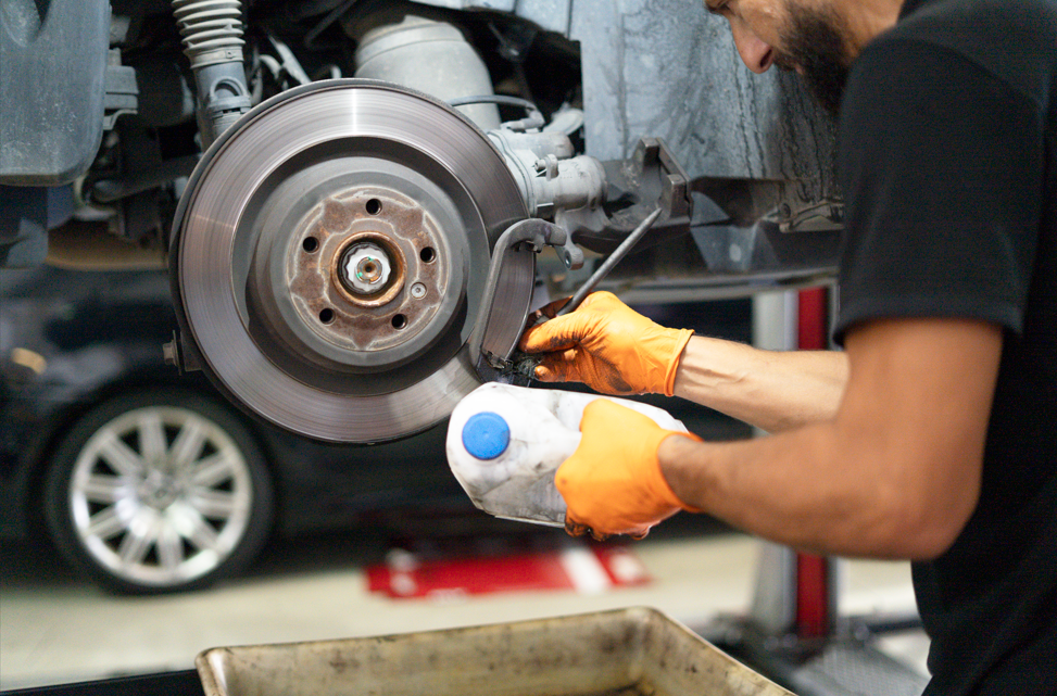 vérifier niveau liquide de frein réservoir