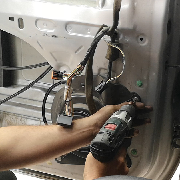 etapa-3-montaje-del-nuevo-mecanismo-de-tu-renault-espace-4